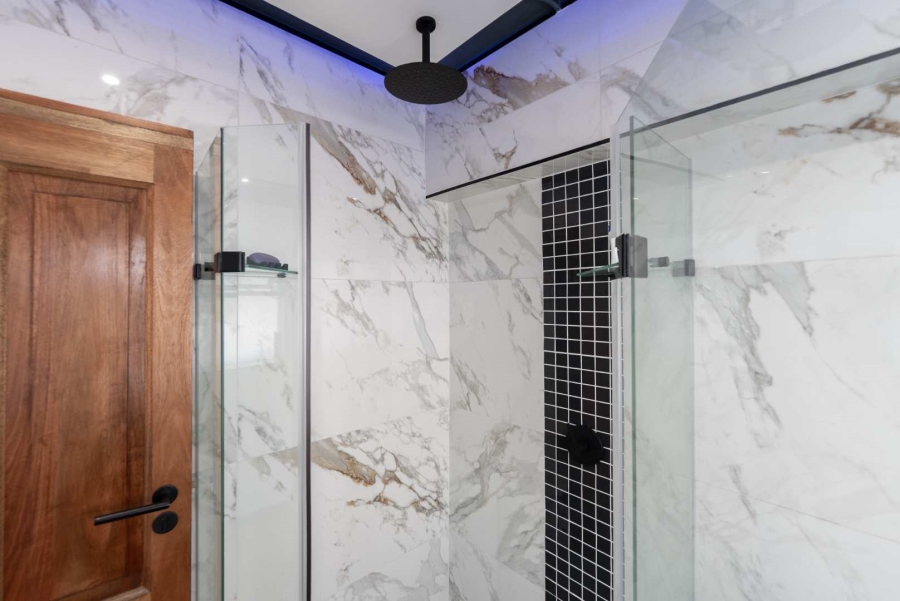 1 Bedroom Property for Sale in Sea Point Western Cape